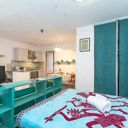 Διαμέρισμα Piazzetta Mono Porto 50m From The - Happy *